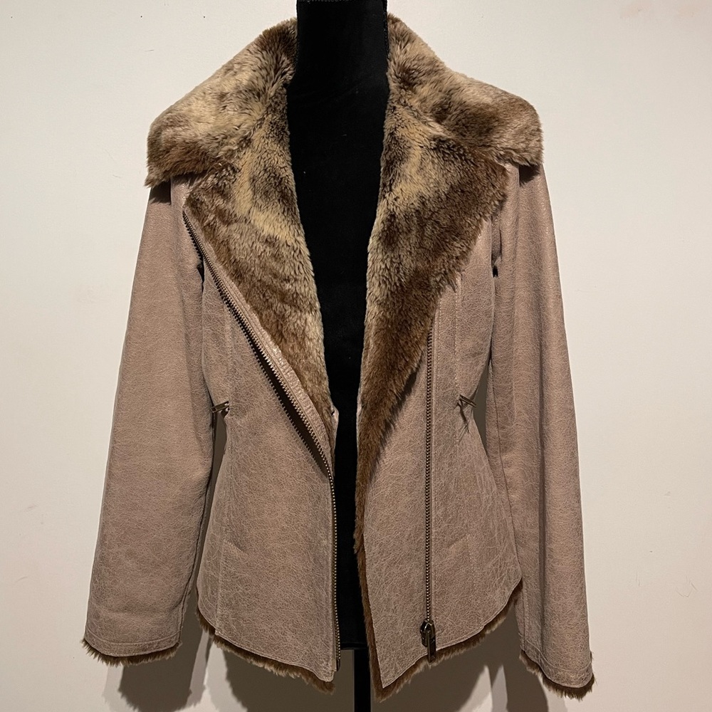 Amazing faux fur fabric jacket 🌟 M